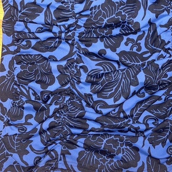 Floral Halter Tankini Top Blue Black Swimsuit Top Ruched Swimwear size 6 - Picture 4 of 5